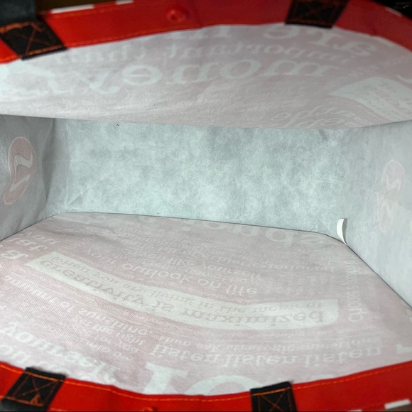 Lululemon Athletica: Shopping Bag 🛍 Measurements: H 14” x L 15" x W 6.25" - Picture 5 of 5